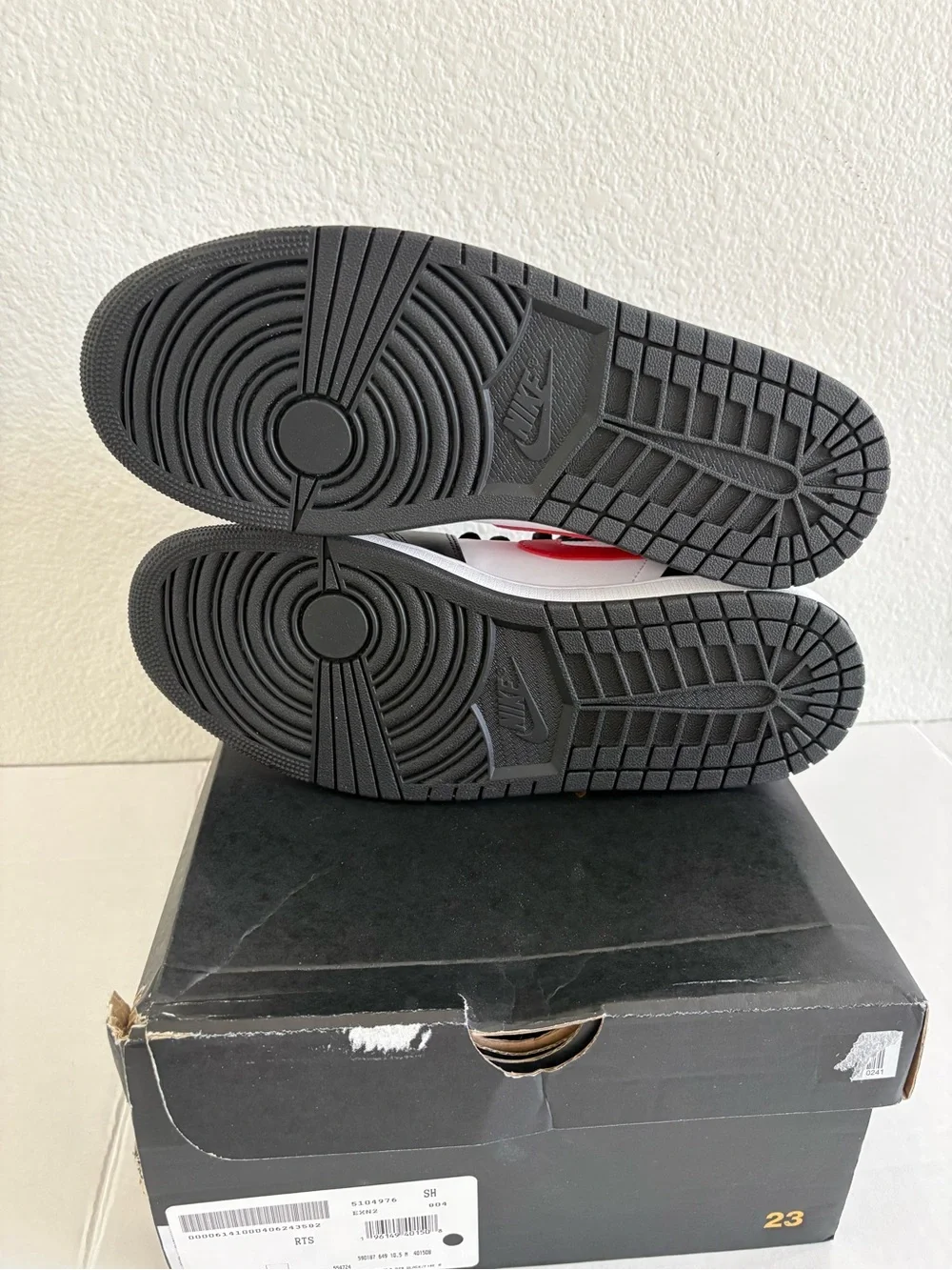 NEW Air Jordan 1 Mid Bred Toe 10.5 Black Fire Red White 554724-079 Men Size 10.5